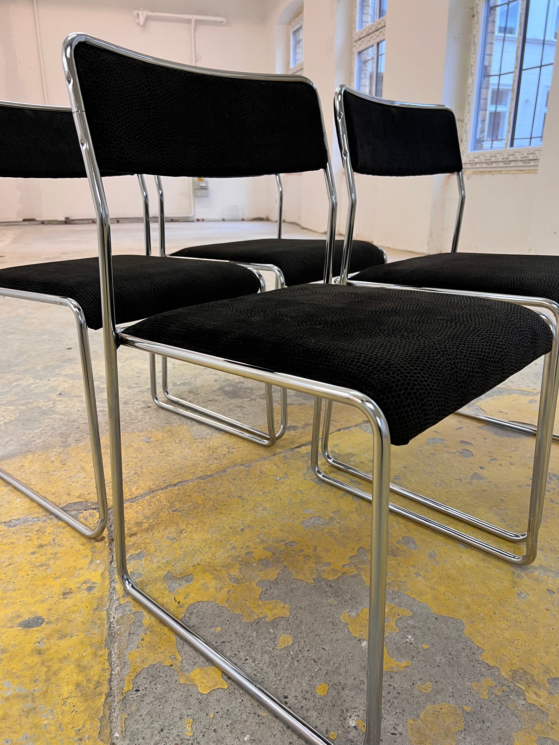 Set: 4x TACKE Polsterstuhl schwarz Chrom