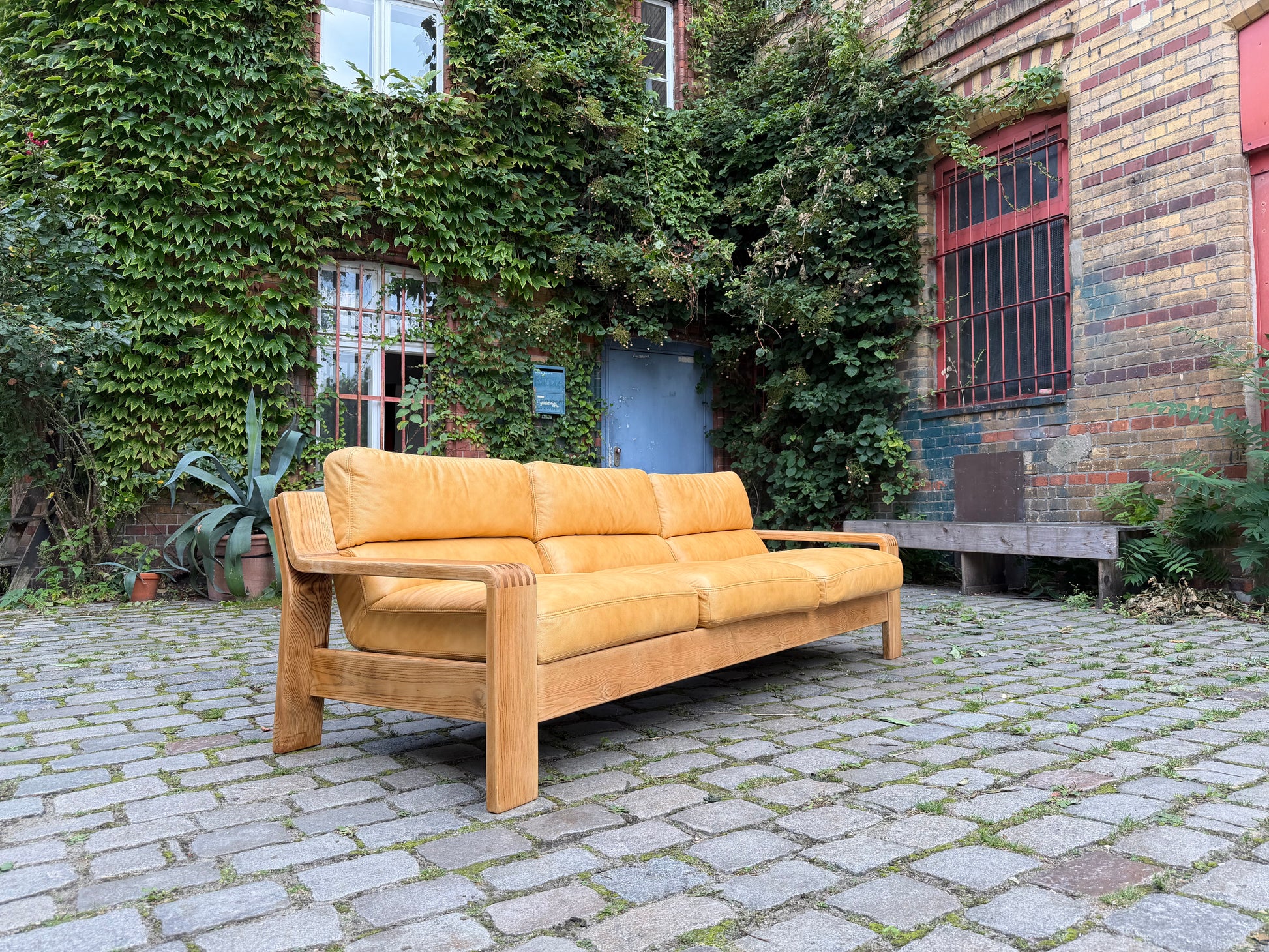 3-Sitzer Sofa gelb Echtleder Holz von Rolf Benz