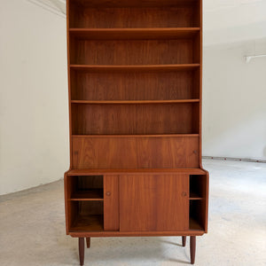Bücherregal Teak mit Schiebetüren aus Dänemark