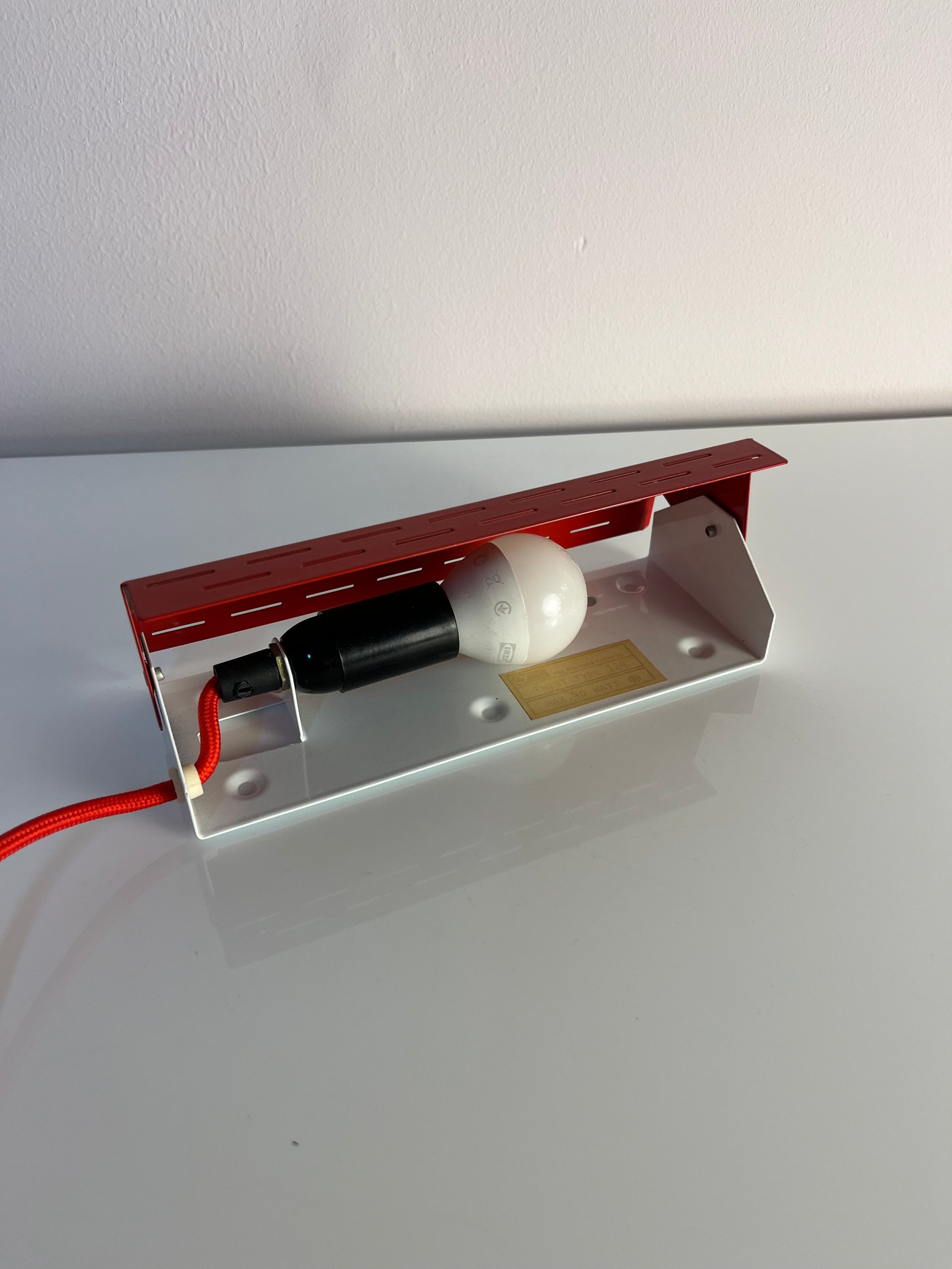 Wandlampe Twist Type 124 rot von Knud Christensen Electronic