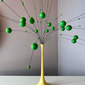 Kinetische Kugelbaum Skulptur Atome creme grün