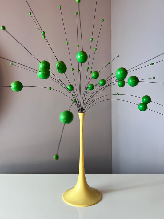 Kinetische Kugelbaum Skulptur Atome creme grün