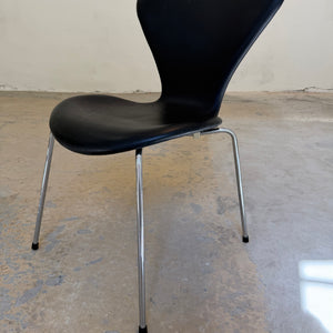 Polsterstuhl Serie 7 schwarz Echtleder von Arne Jacobsen für Fritz Hansen