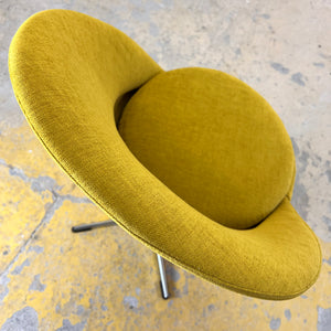 „Cone Chair“ gelb von Verner Panton neu bezogen