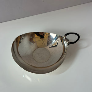 Schale mit Griff versilbert
