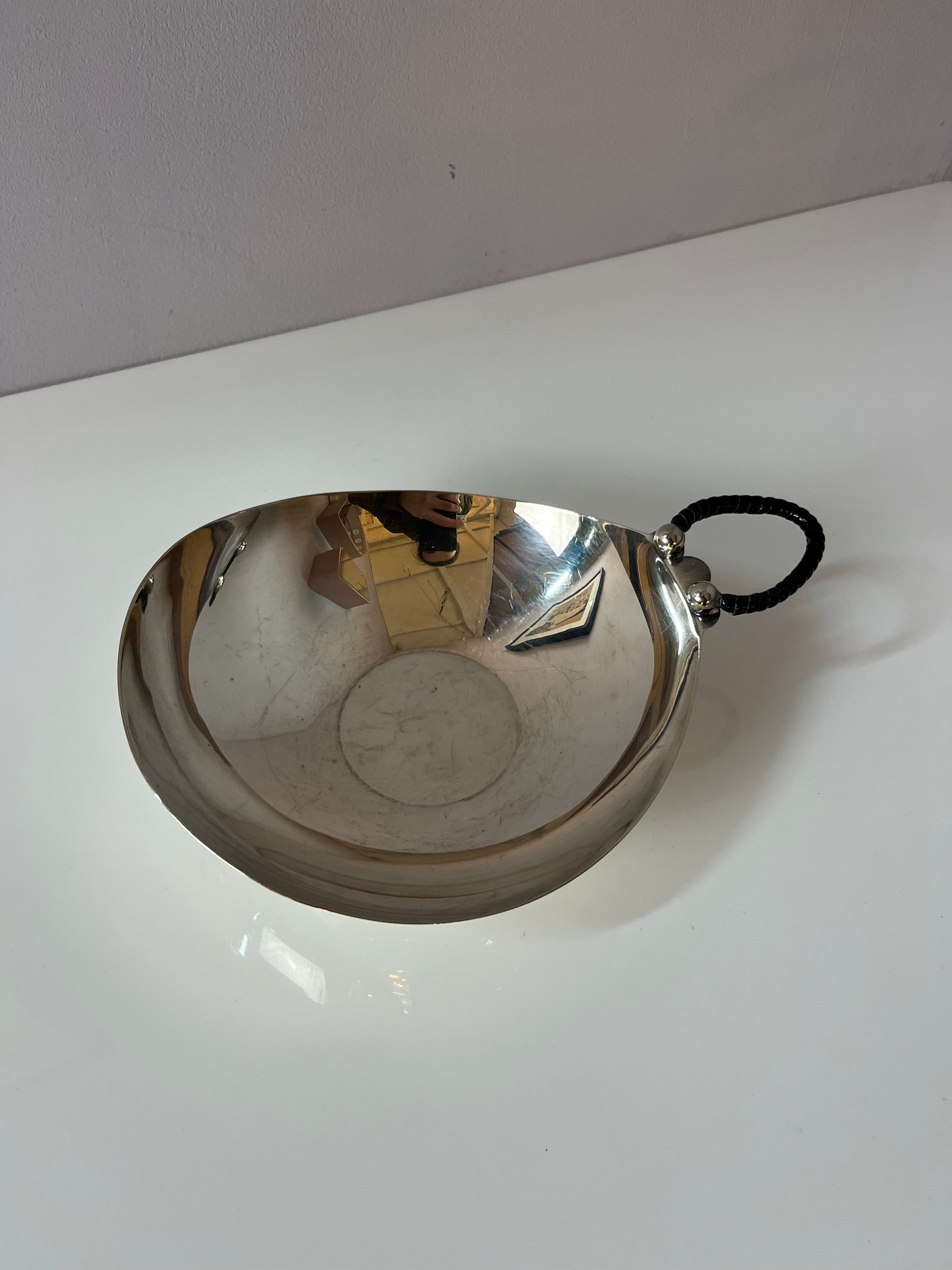 Schale mit Griff versilbert