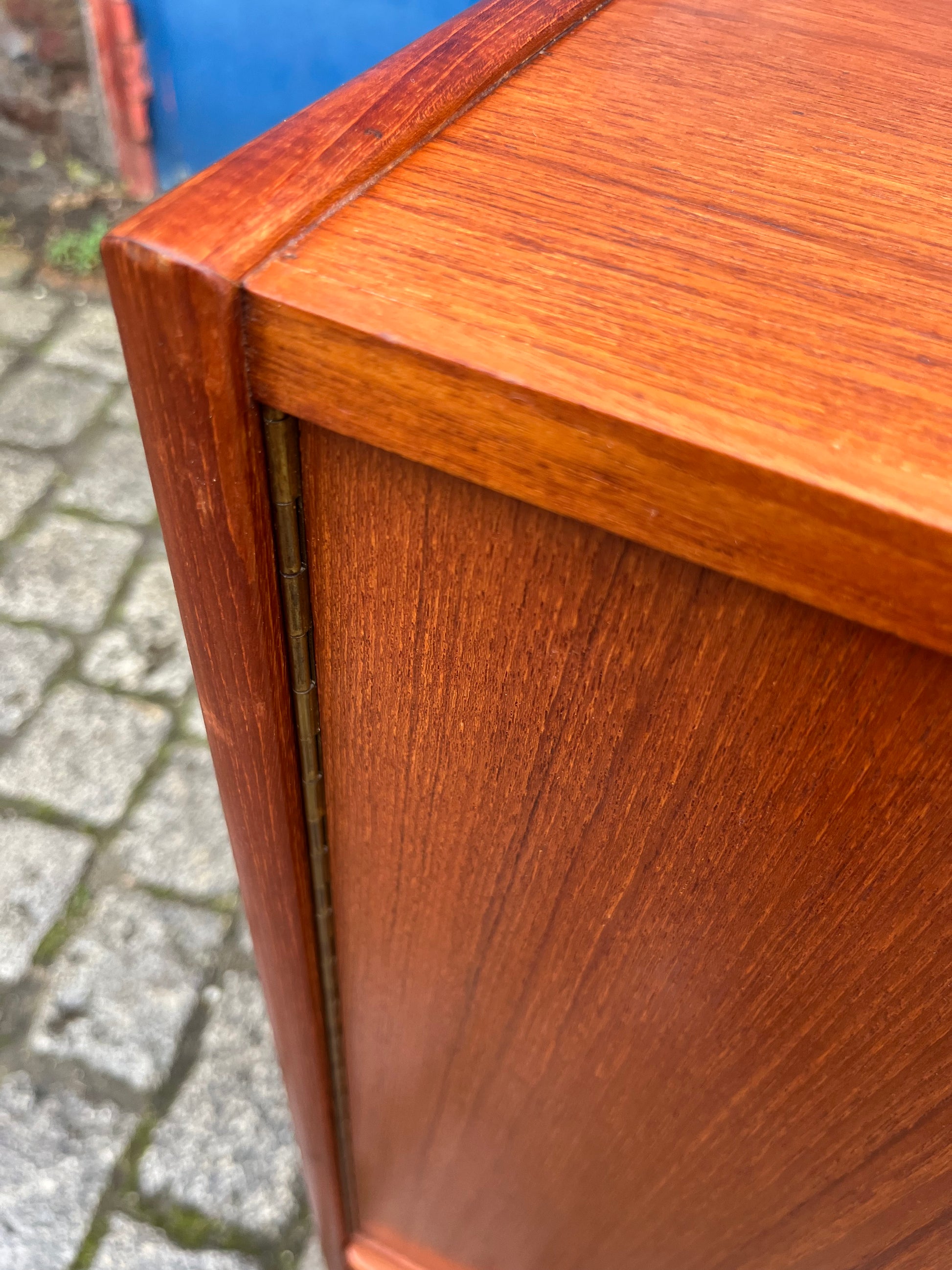 Kommodenschrank Teak mit Schloss aus Dänemark