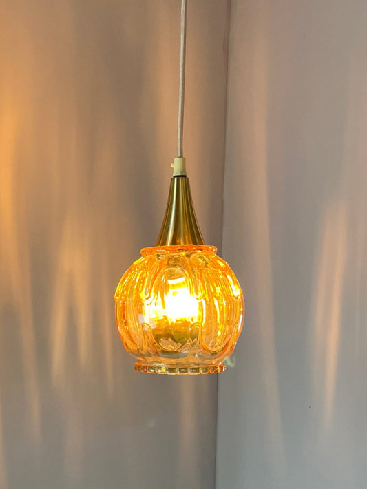 Hängelampe gelbgold Glas mit Messing