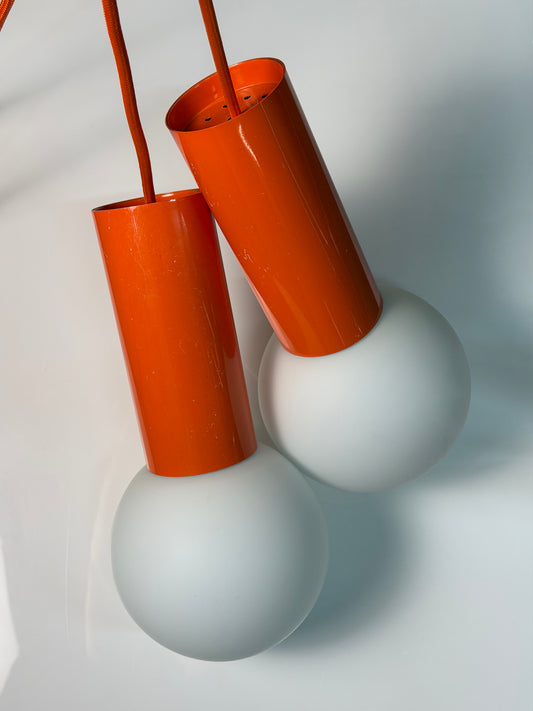 Set: 2x Hängelampe orange mit Opalglas Globus