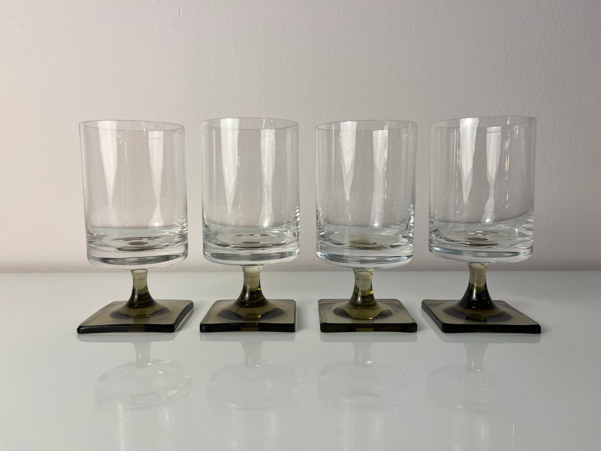 Set: 4x Weinglas Modell Berlin mit Rauchfuß von Georg Jensen für Rosenthal