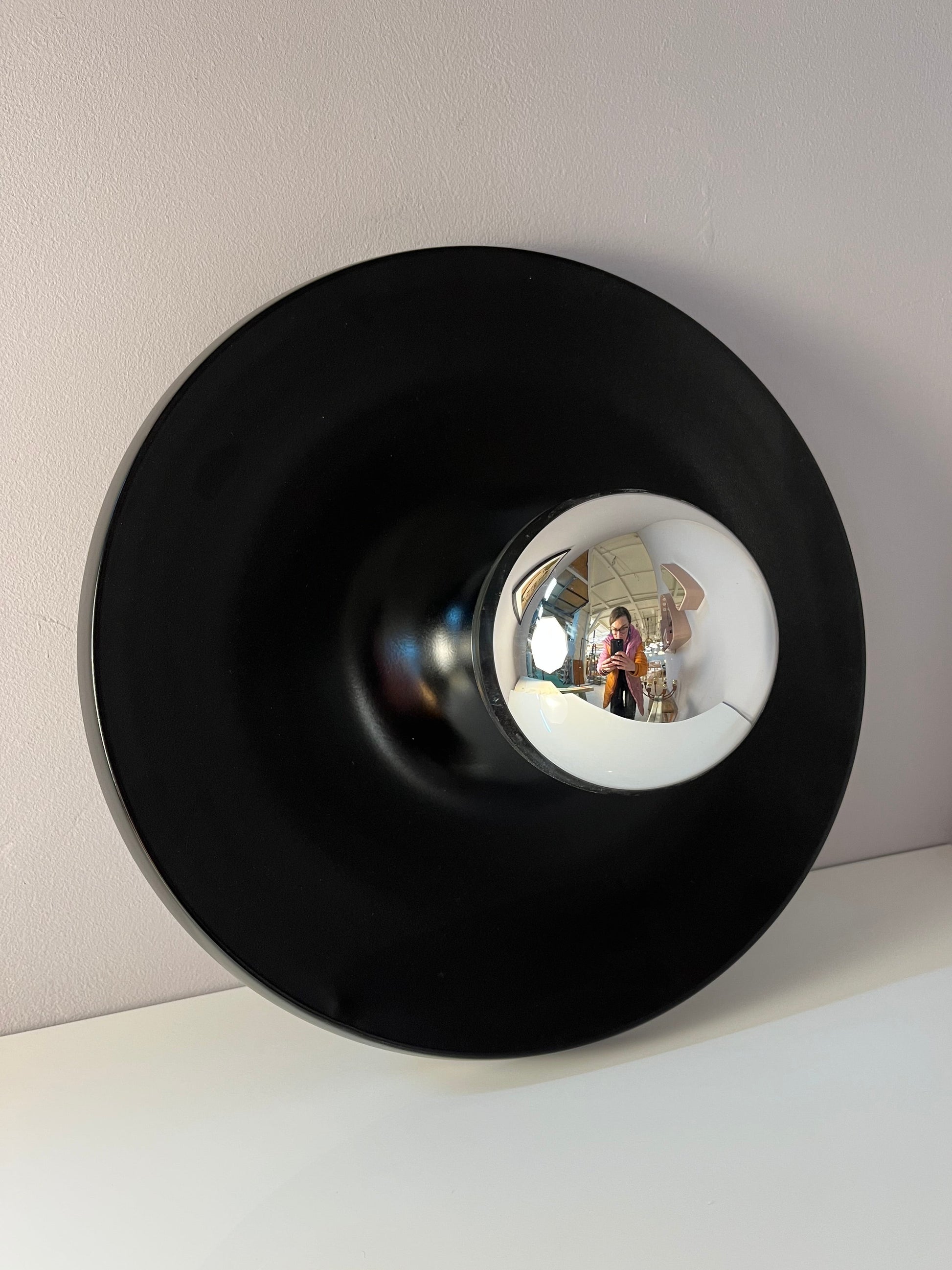 Wandlampe Diskus schwarz neu lackiert