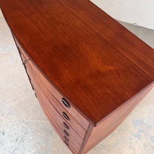 Halbrunde Kommode Teak mit runden Griffen & Schloss aus Dänemark