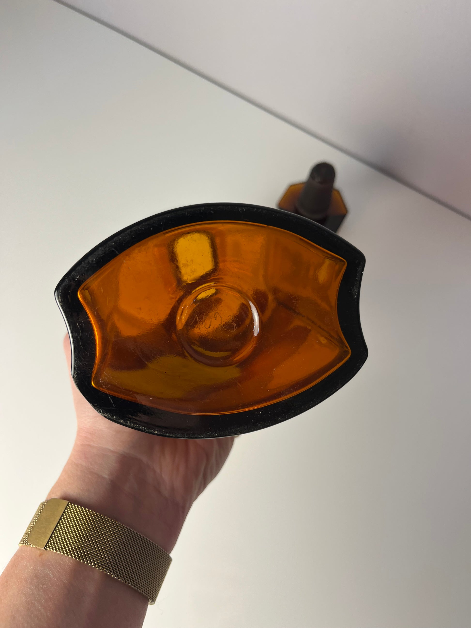 Apothekerglas Paraffin Liquid. braun