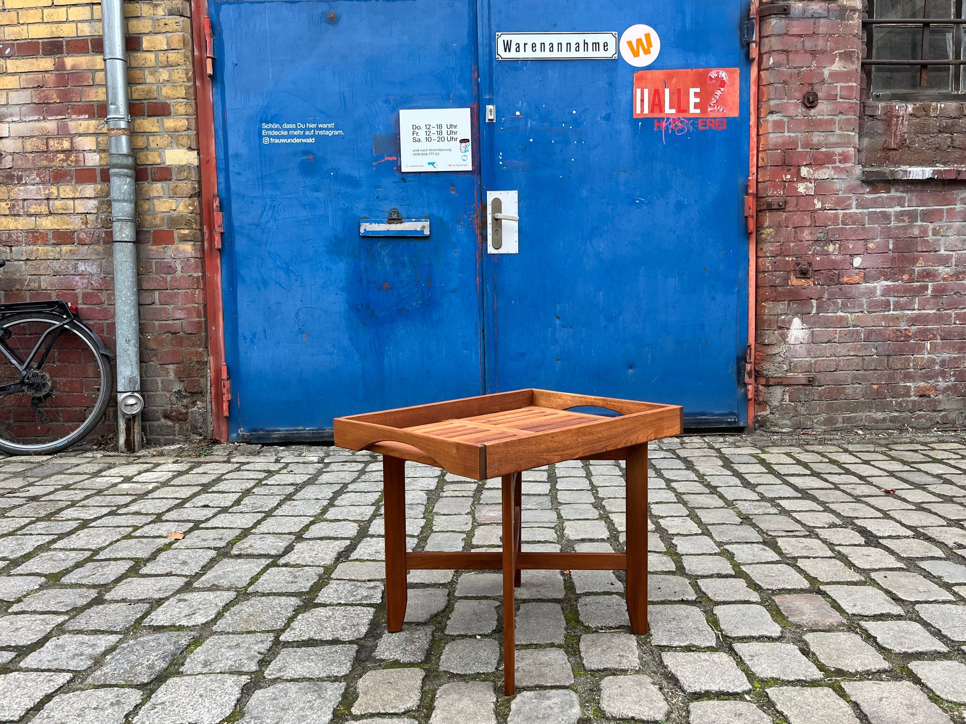 Klappbarer Beistelltisch Teak mit Tablett
