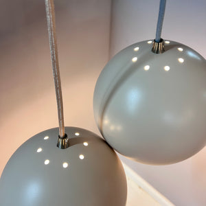 Set: 2x Kugellampe neu lackiert creme