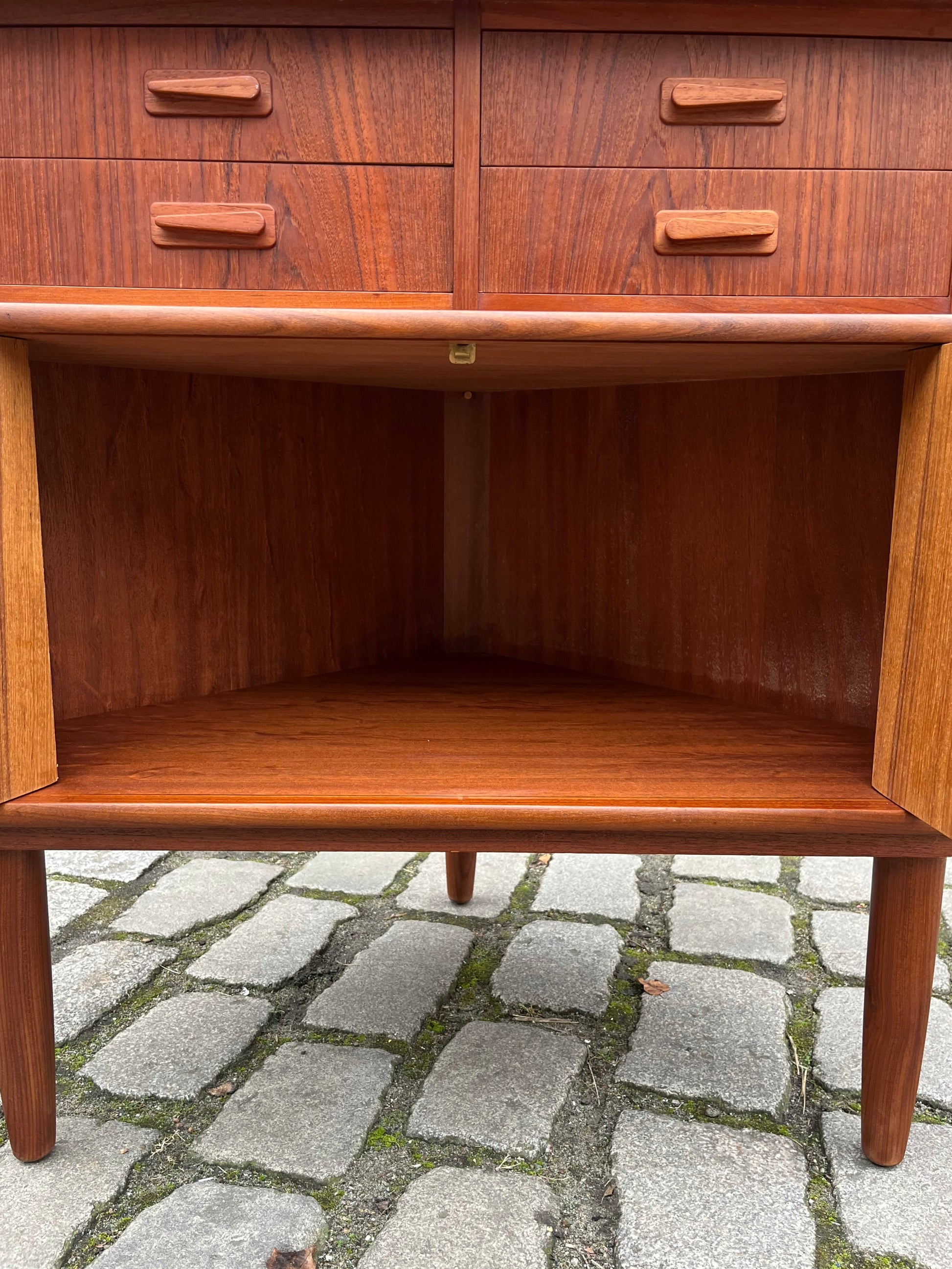 Eckschrank Teak von Aulum Møbelfabrik