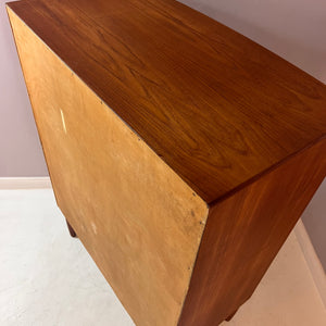 Kommode mit gerundeter Front Teak aus Dänemark