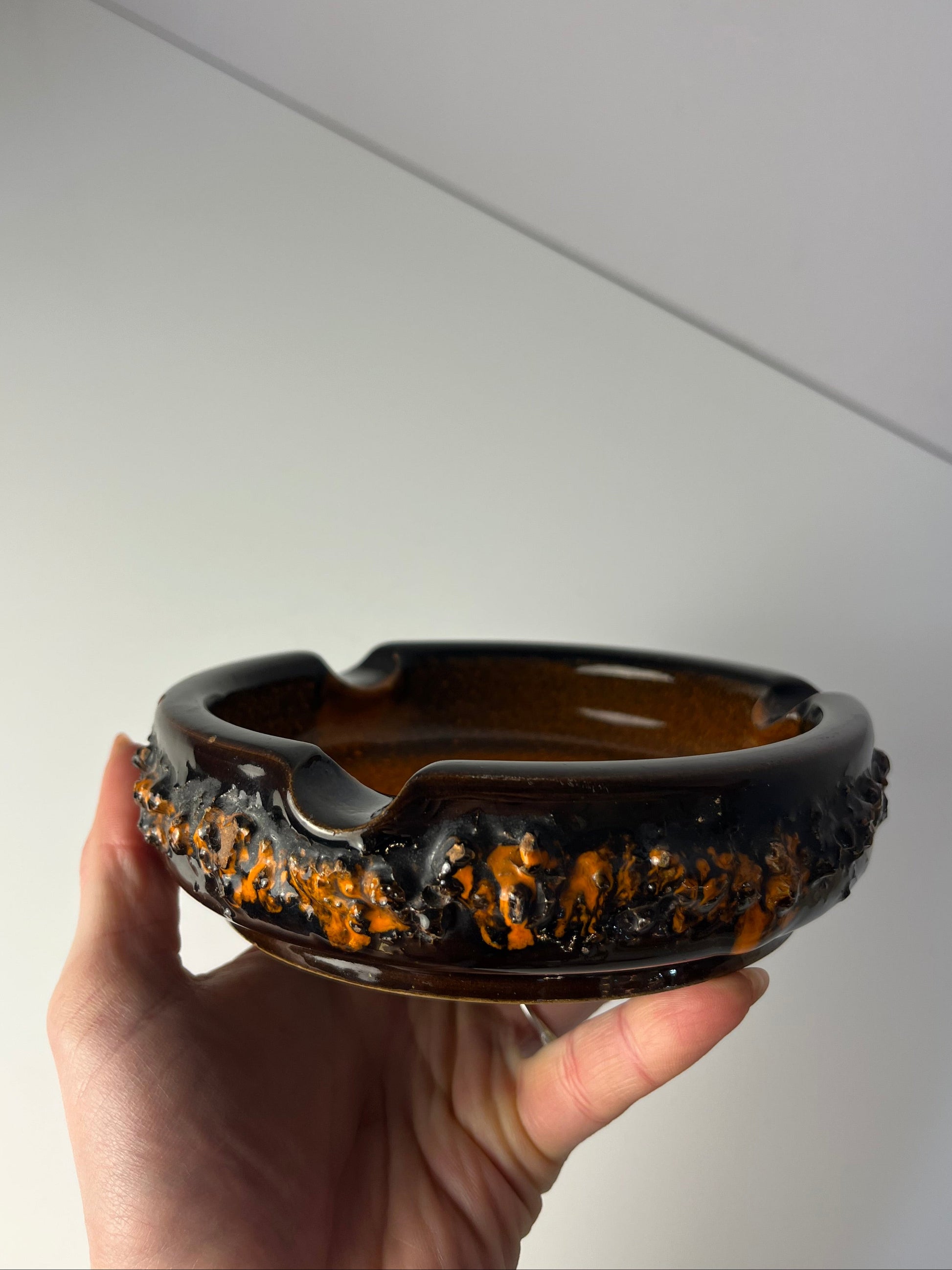 Aschenbecher Fat Lava orange braun von Funi Island - Handmade in Iceland