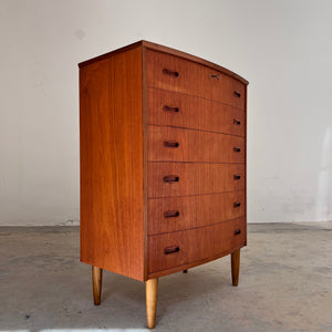 Halbrunde Kommode Teak mit Schloss aus Dänemark
