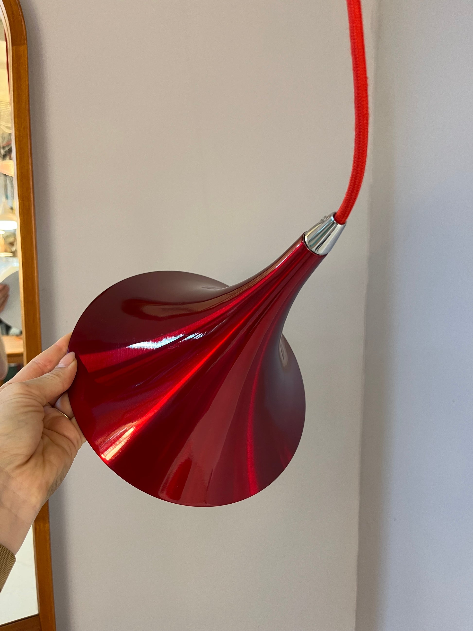 Trompetenlampe rot von Rada Darø