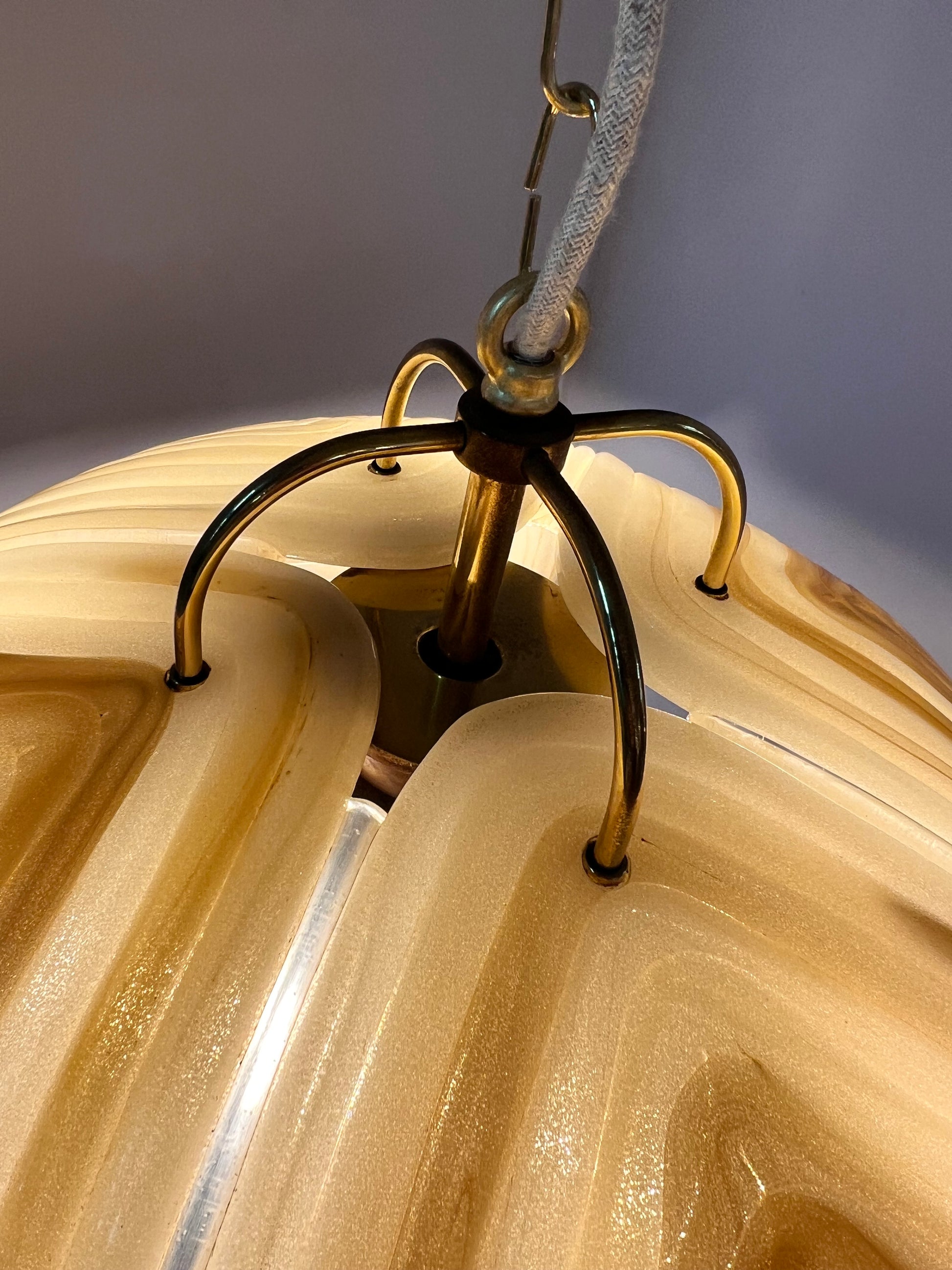 Hängelampe braun Glas Chrom handgearbeitet von Cristallux