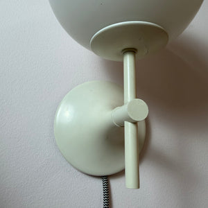 Wandlampe weiß Opalglas von Max Bill für Temde