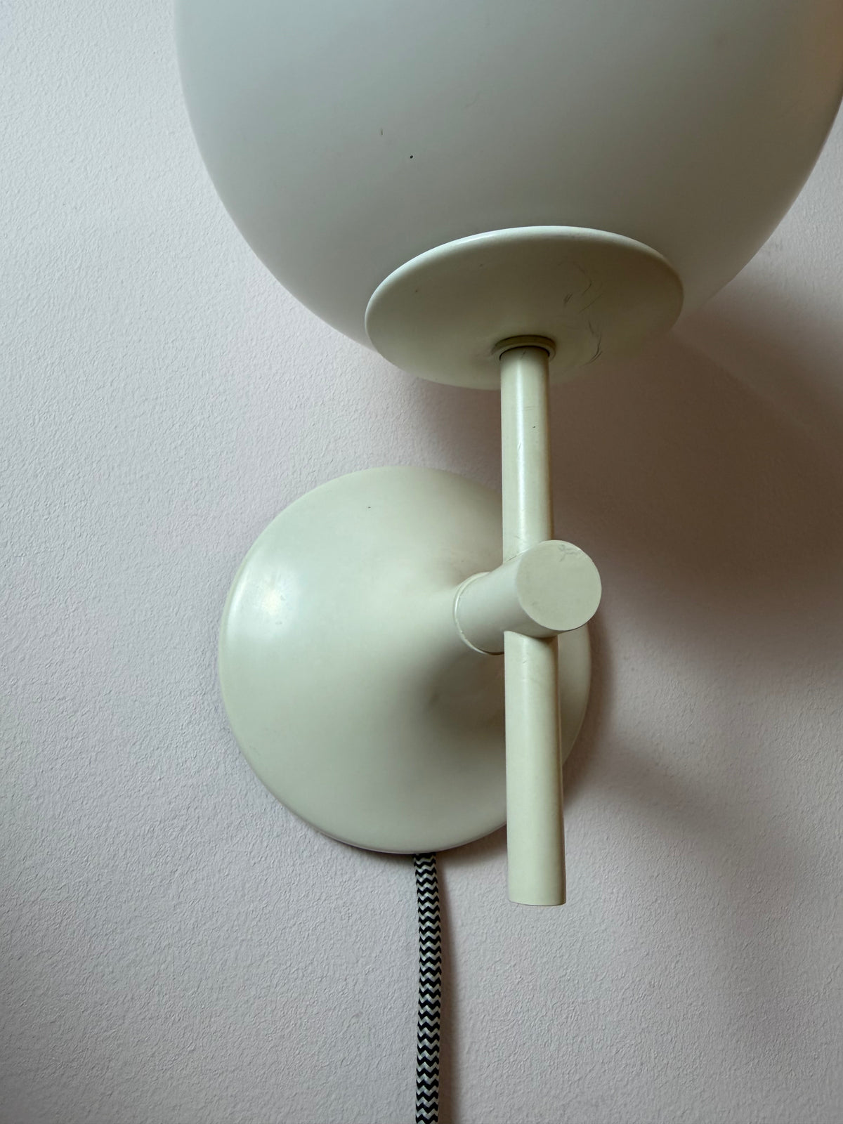Wandlampe weiß Opalglas von Max Bill für Temde