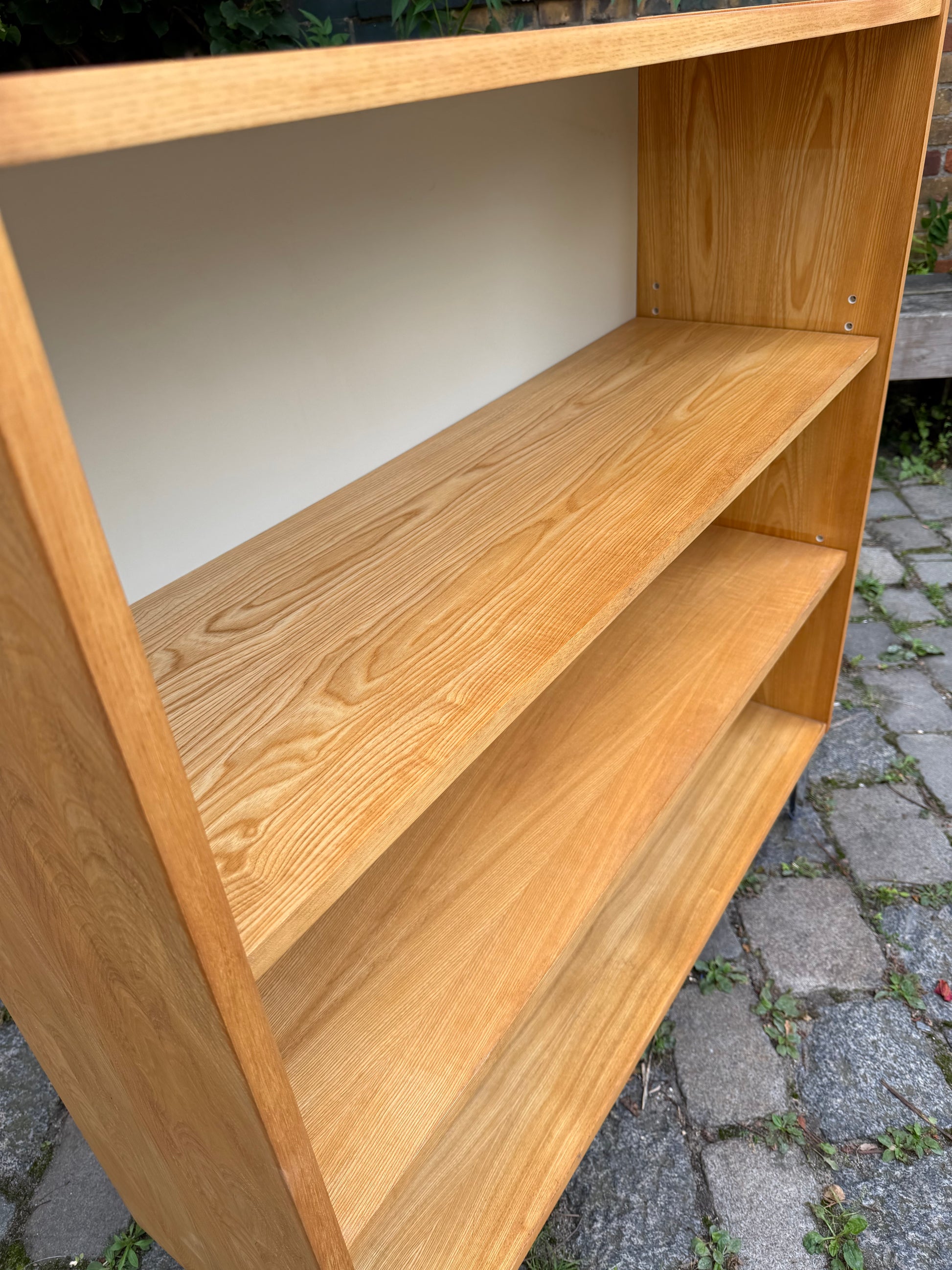 Regal Typ 470 Esche mit neuen Chromfüßen von Joachim Nebelung für Hellerau