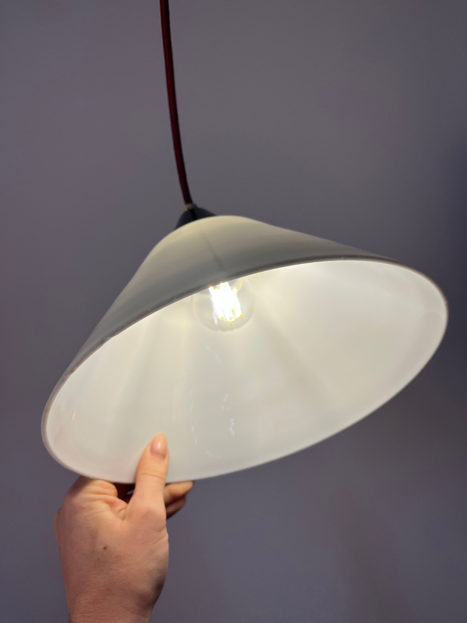 Hängelampe Opalglas Messing