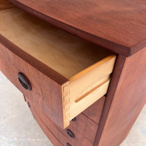 Halbrunde Kommode Teak mit runden Griffen & Schloss aus Dänemark