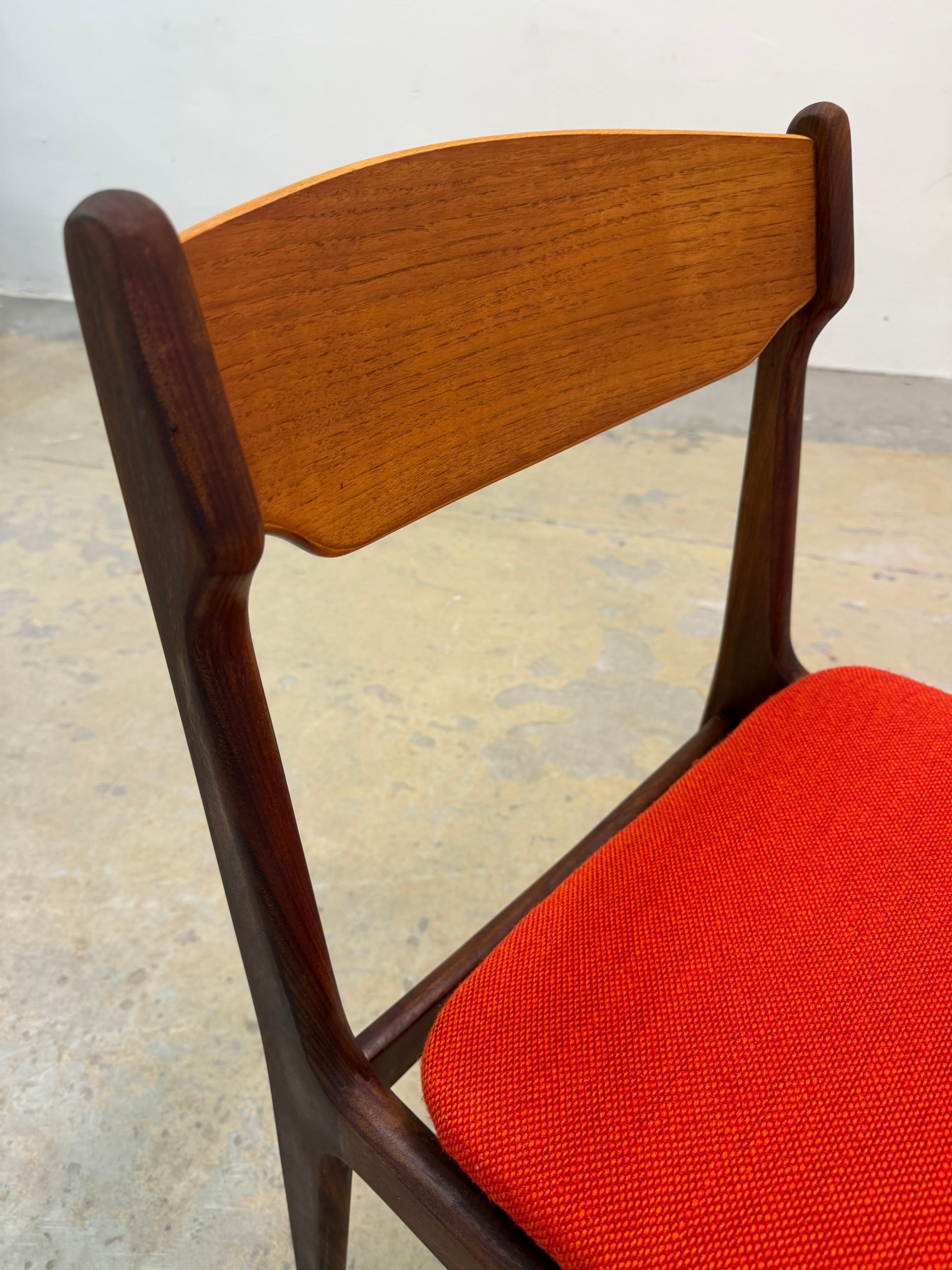 Polsterstuhl Teak orange neu gepolstert von Erik Buch