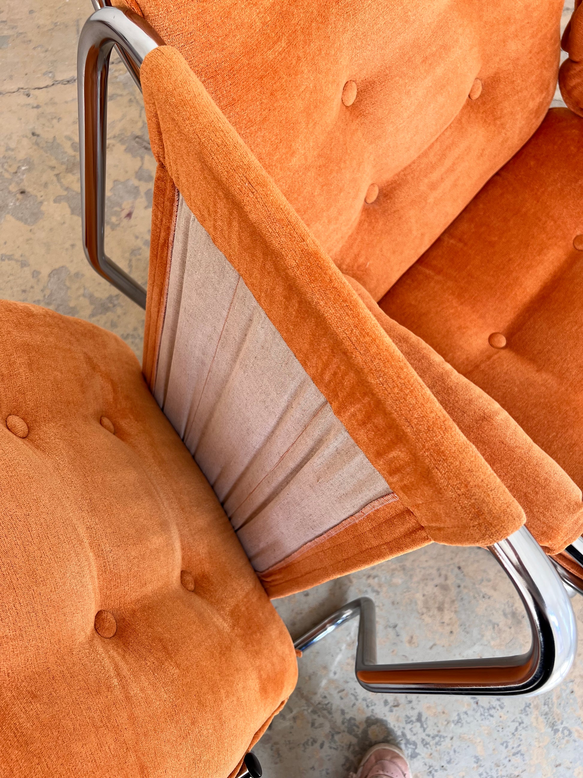 Sessel Halina orange Chrom von Hellerau