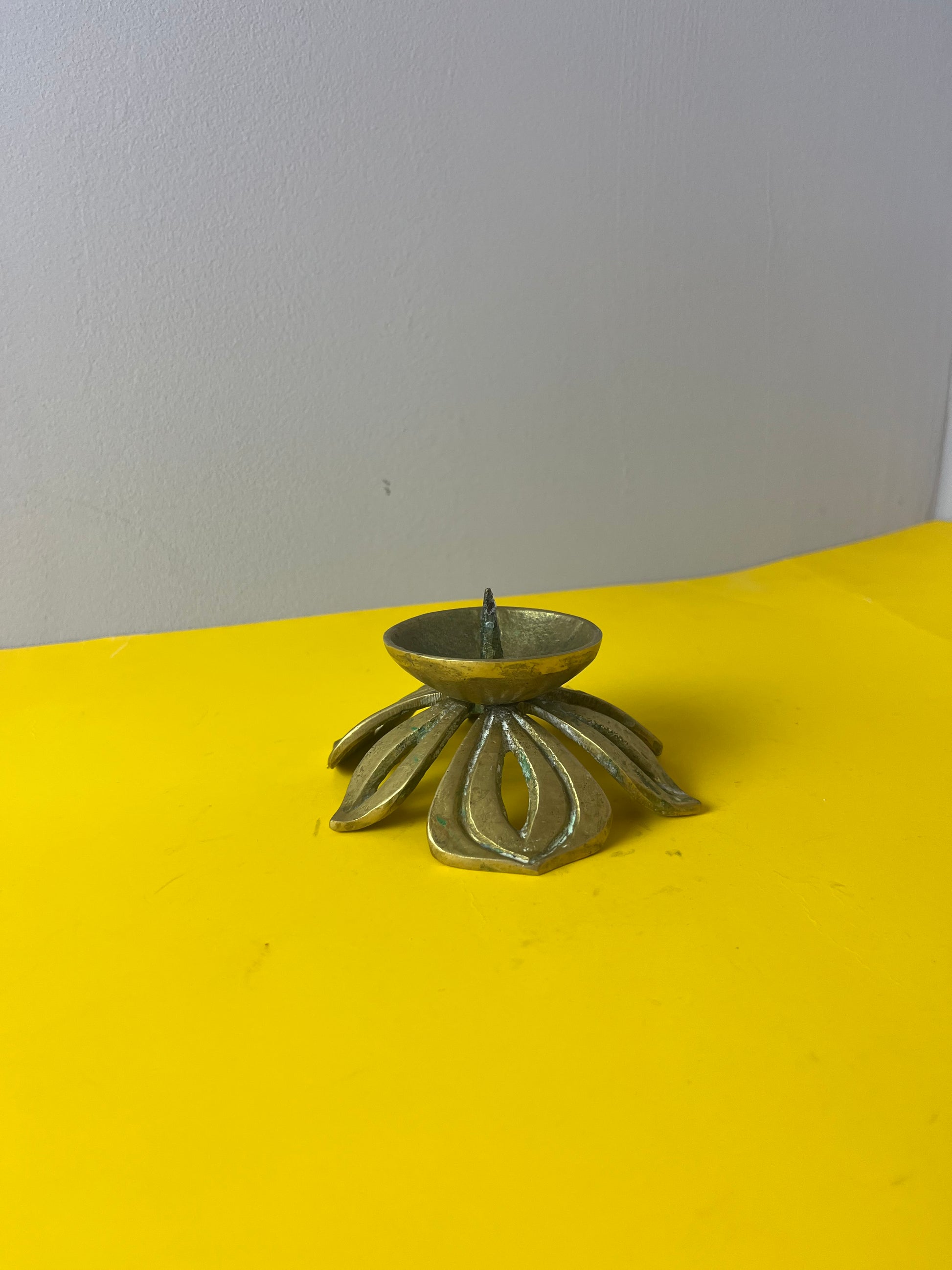 Kerzenständer Messing in Blütenform