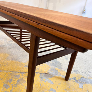 Ausziehbarer Couchtisch Teak mit Ablage