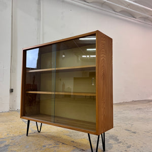 Vitrine / Bücherregal mit Glastüren Typ 605 auf Hairpinlegs von Herbert Eilenberg für Hellerau
