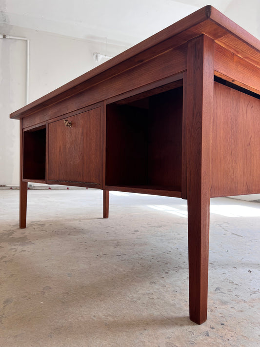 Freistehender Schreibtisch Teak aus Dänemark Sigh & Søns Møbler