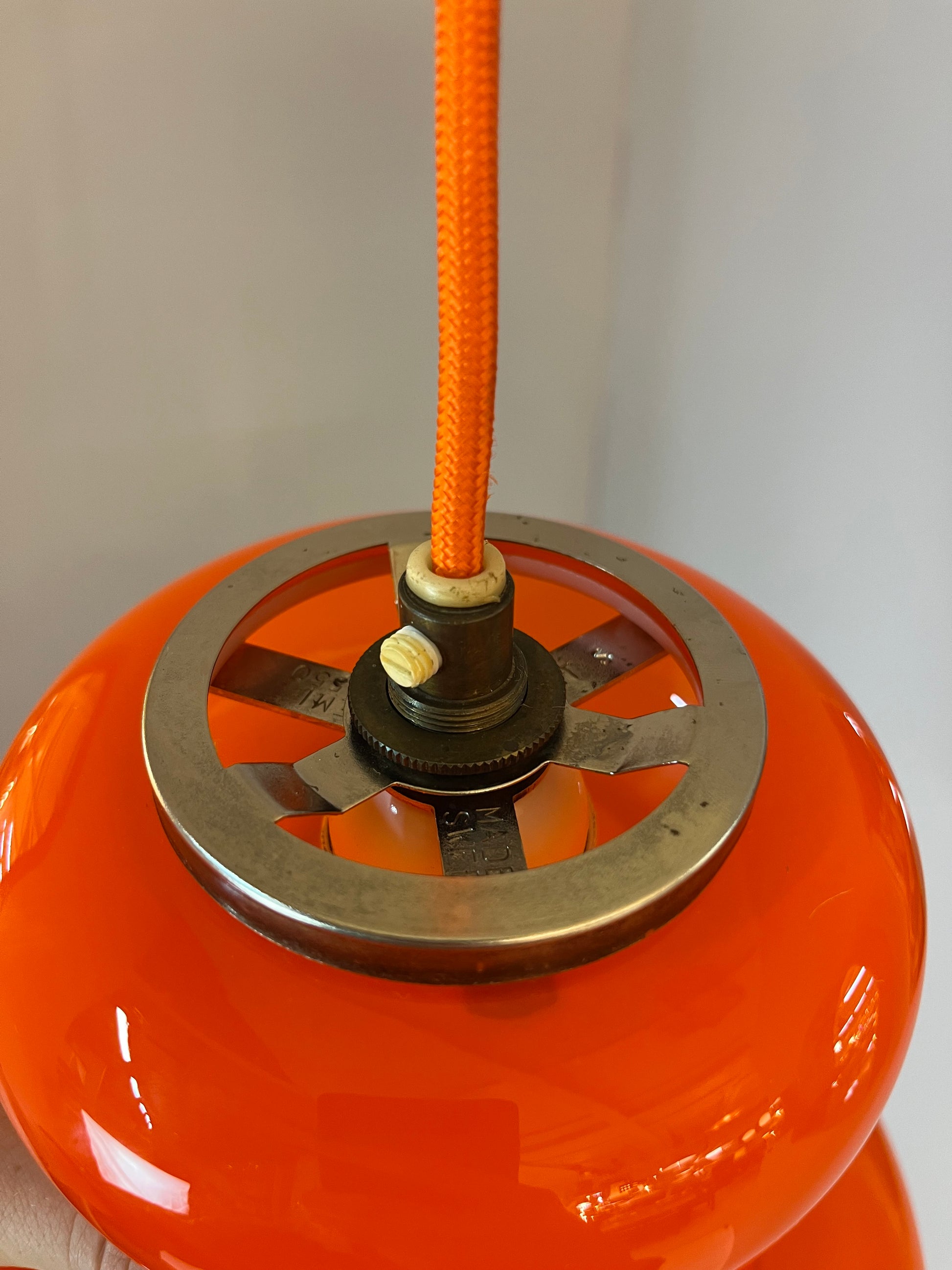 Hängelampe Modell 550 orange Glas von HEMI