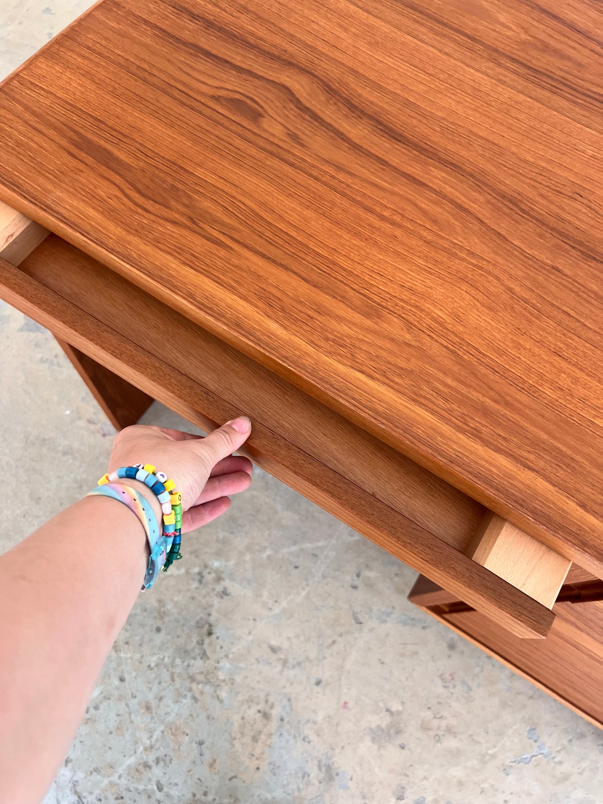 Schreibtisch Teak mit extra Laptop-Fach aus Dänemark