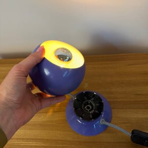 Kugellampe lila für Tisch oder Wand von Abo Randers