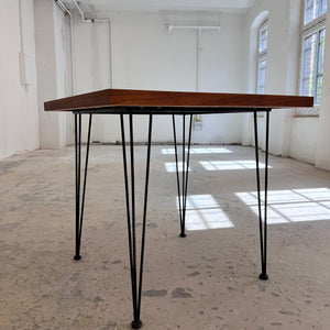 Quadratischer Esstisch Teak mit original Hairpinlegs