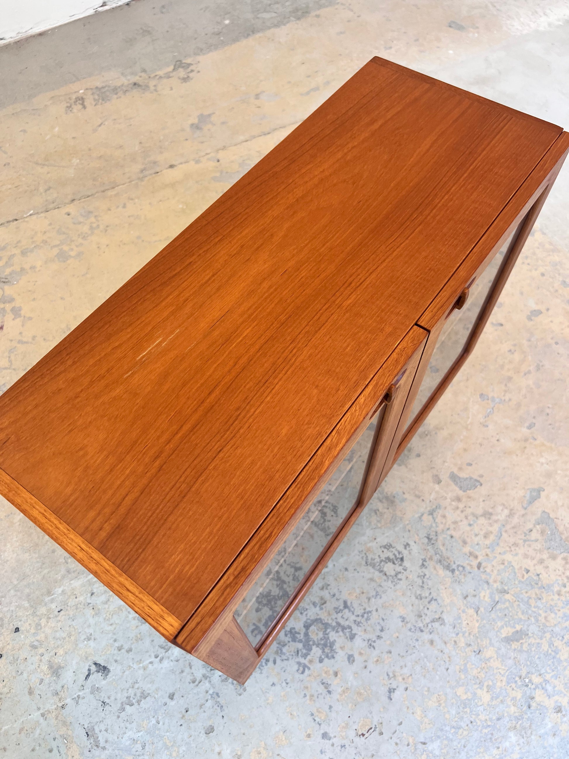 Kleine Vitrine Teak von H. W. Klein für Bramin