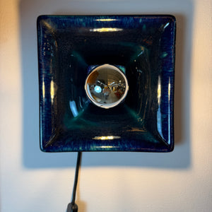 Quadratische Wandlampe blau Keramik von Hustadt Leuchten