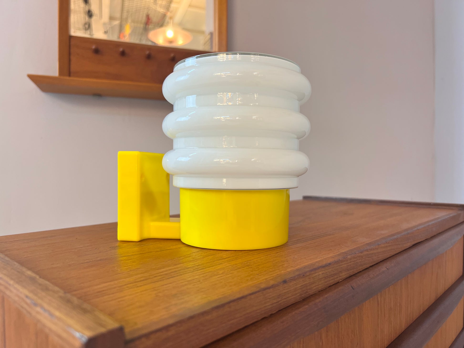 Schwedische Wandlampe 70er