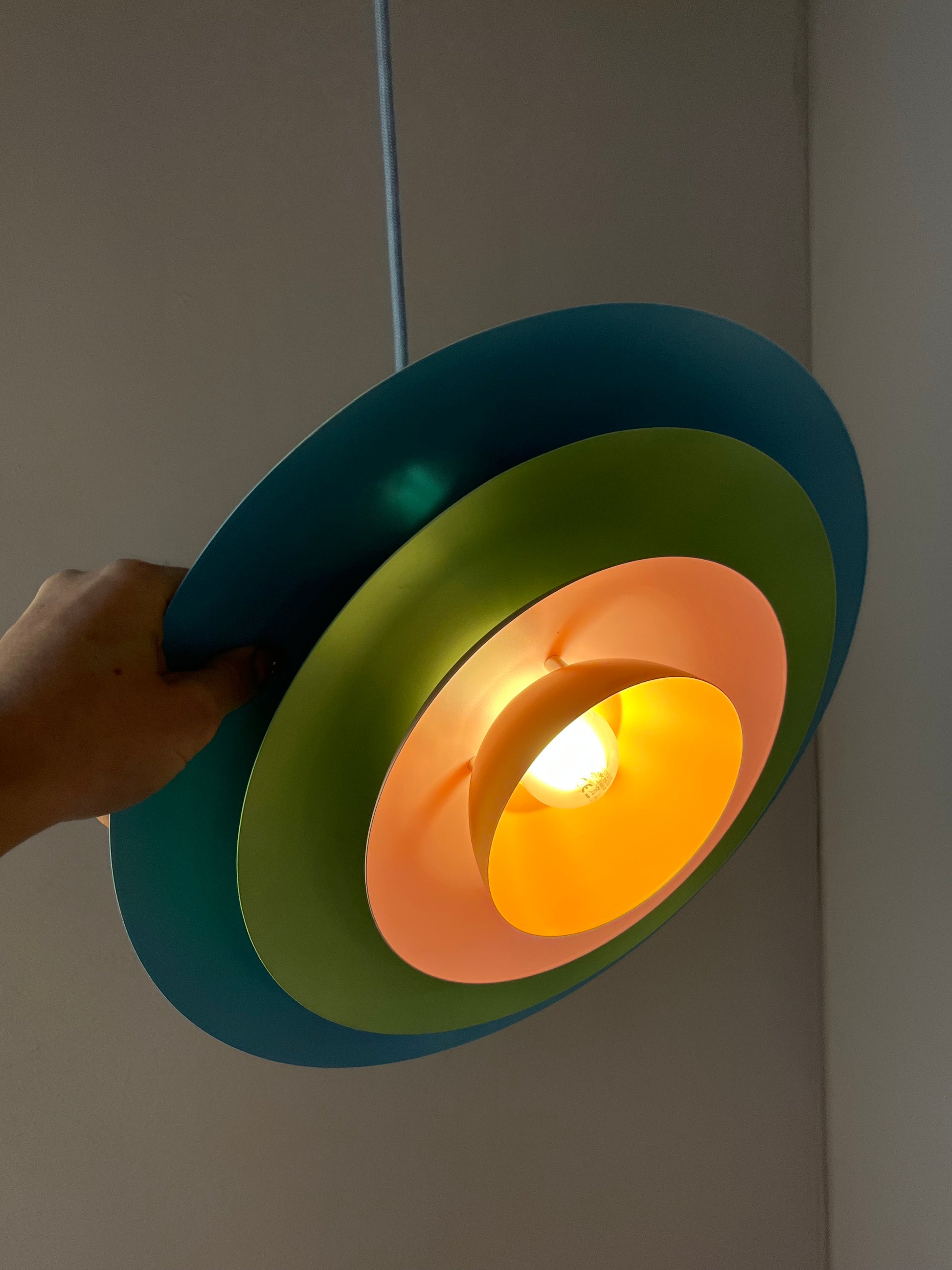 Lamellenlampe neu lackiert hellblau mint peach aus Dänemark lackiert
