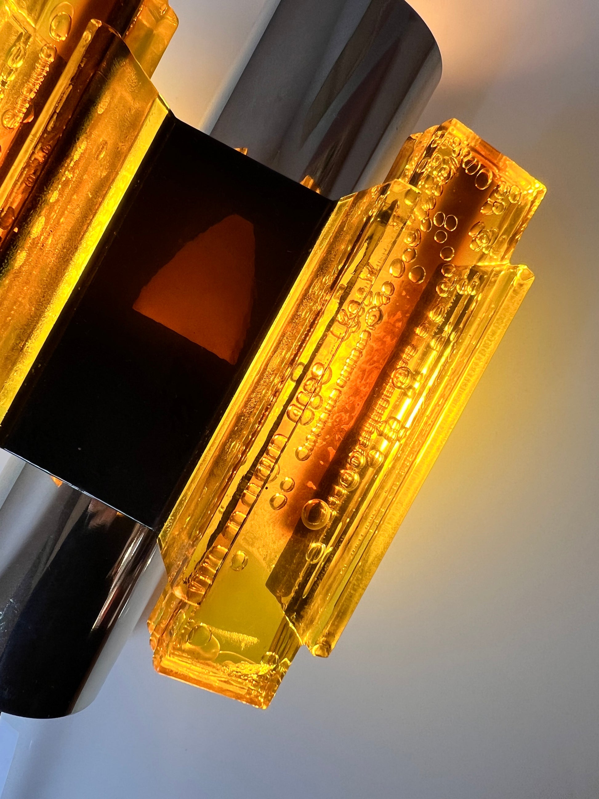 Wandlampe gelb schwarz von Claus Bolby für Cebo