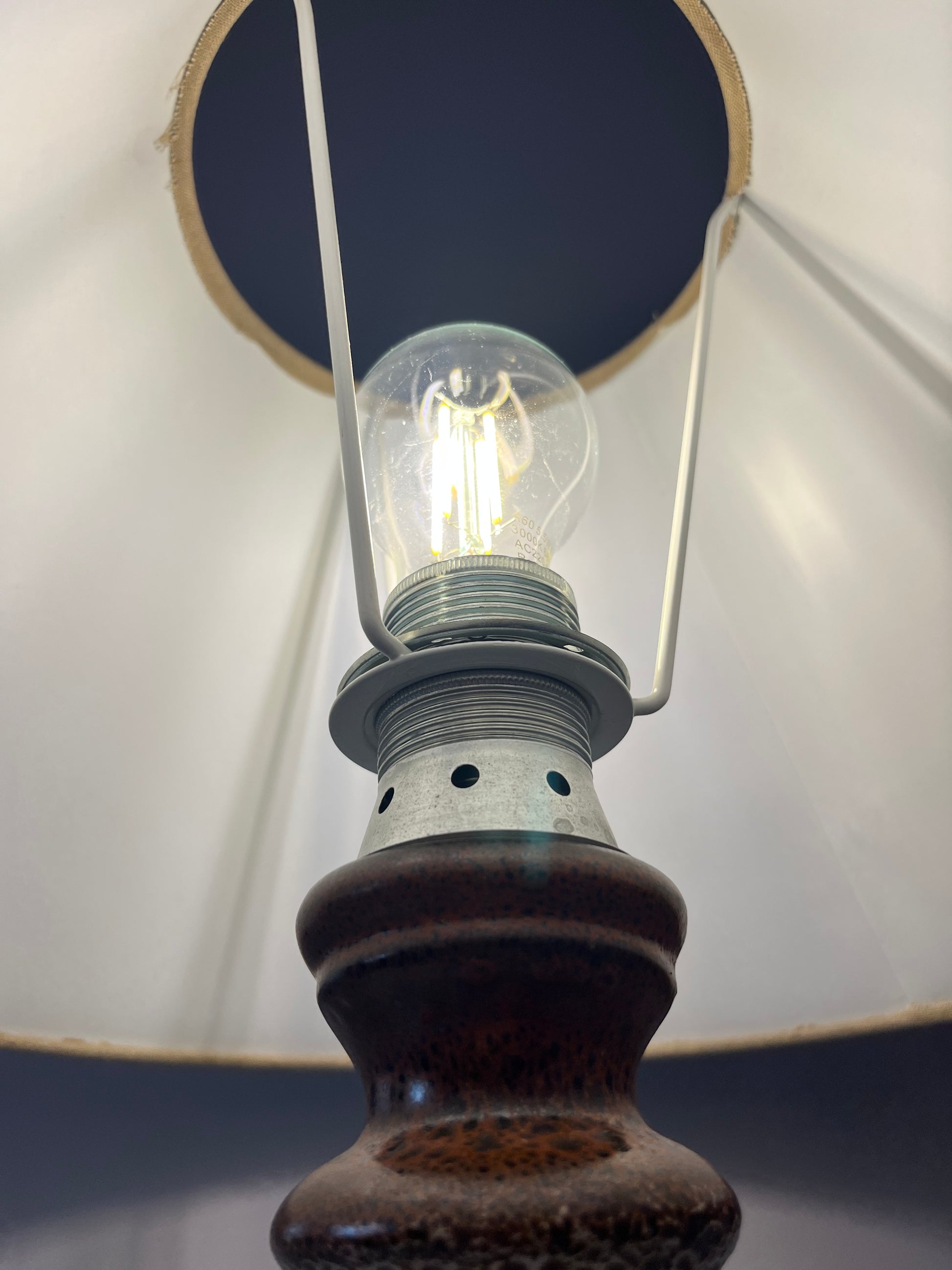 Tischlampe weiß braun Keramik von Hustadt Leuchten