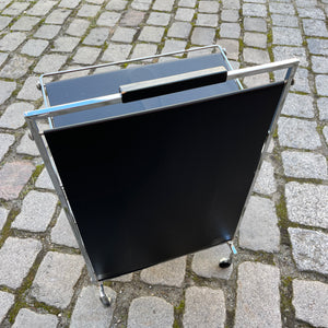 Zeitungsständer schwarz Chrom