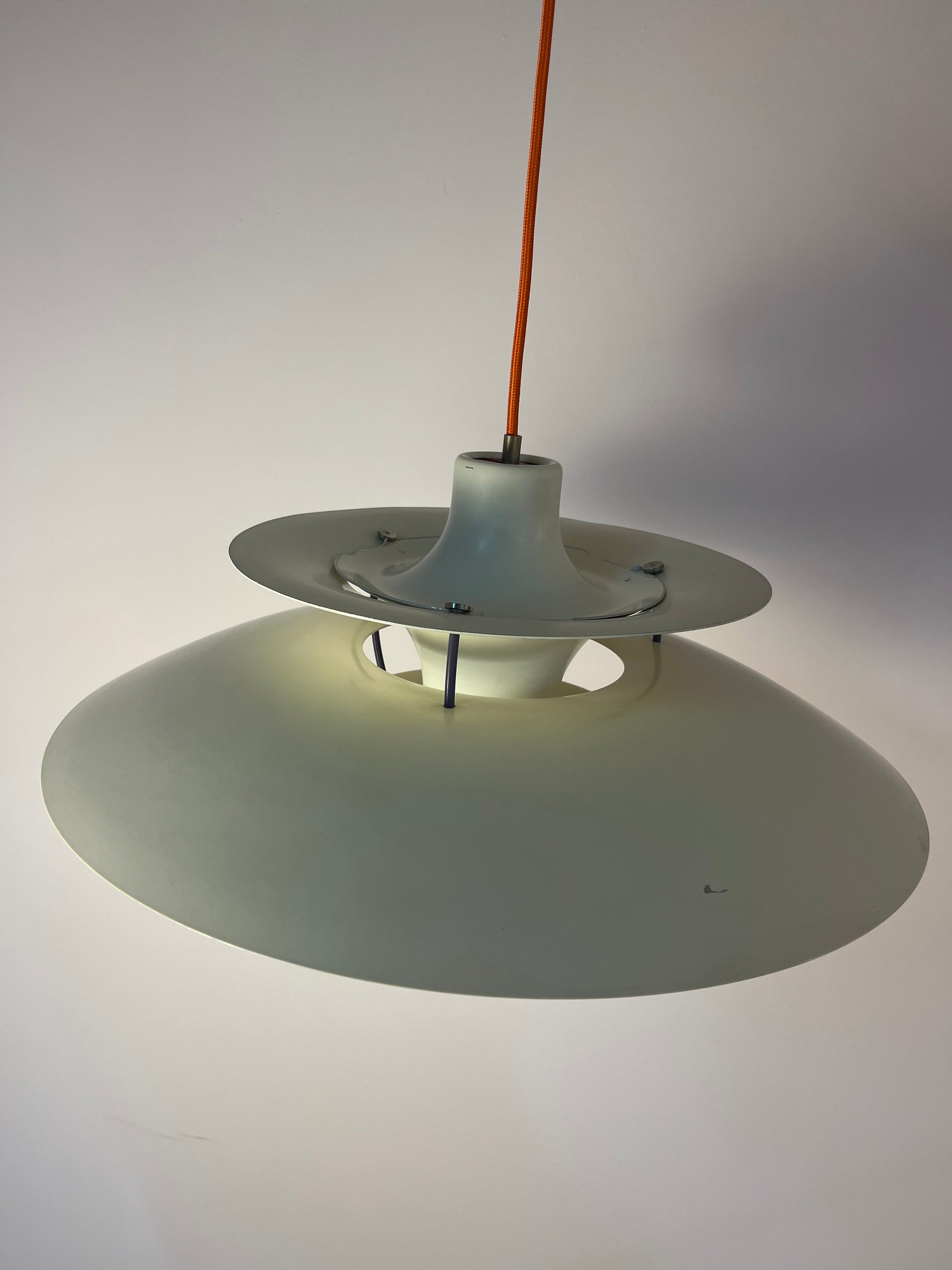 Lamellenlampe PH5 weiß von Poul Henningsen für Louis Poulsen