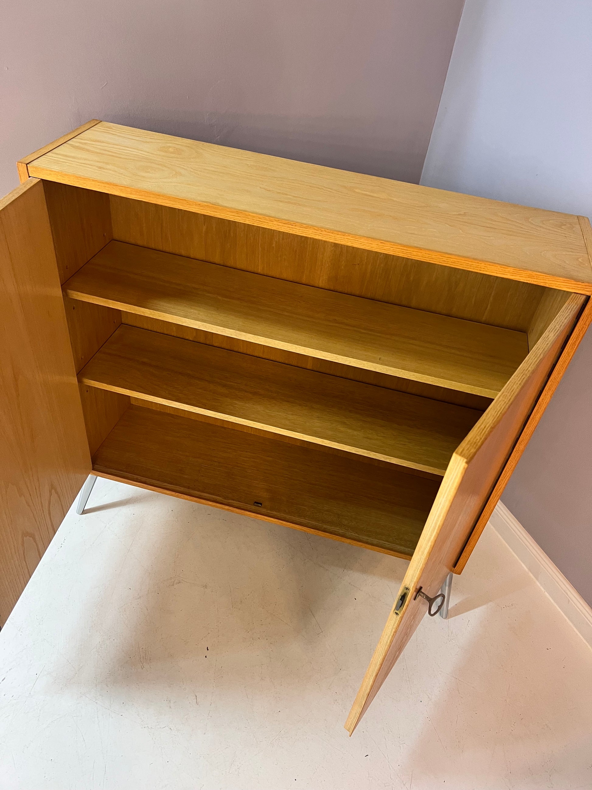 Schrank Typ 605 Esche von Hellerau