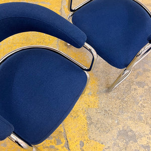 Freischwinger blau Chrom neu gepolstert